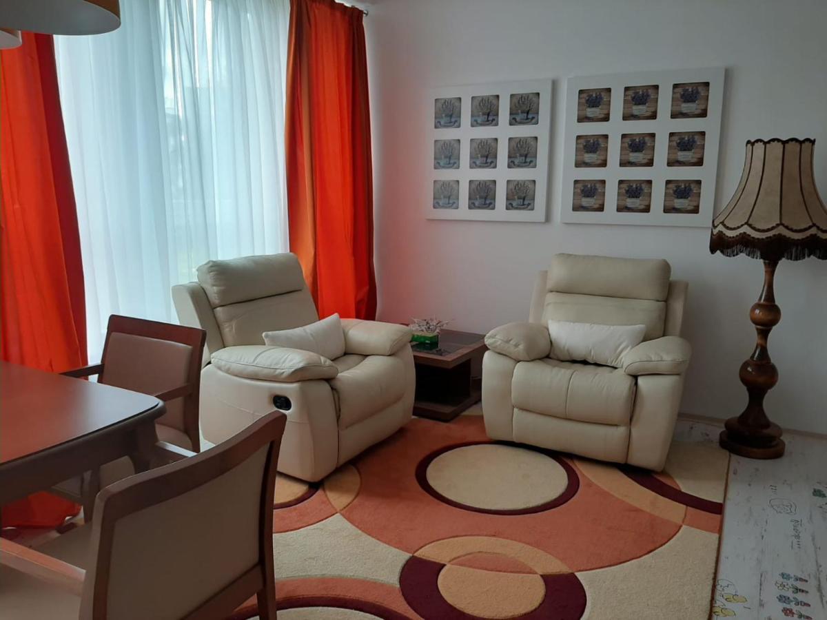 Žlutý apartmán v Chomutově Apartamento Exterior foto