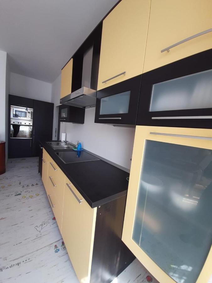 Žlutý apartmán v Chomutově Apartamento Exterior foto