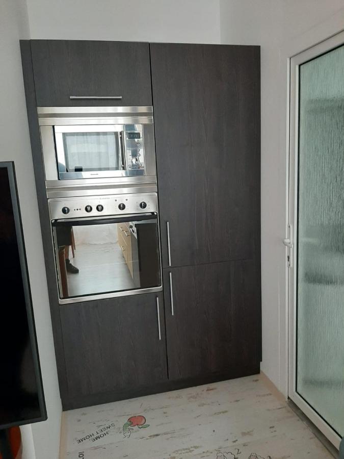 Žlutý apartmán v Chomutově Apartamento Exterior foto